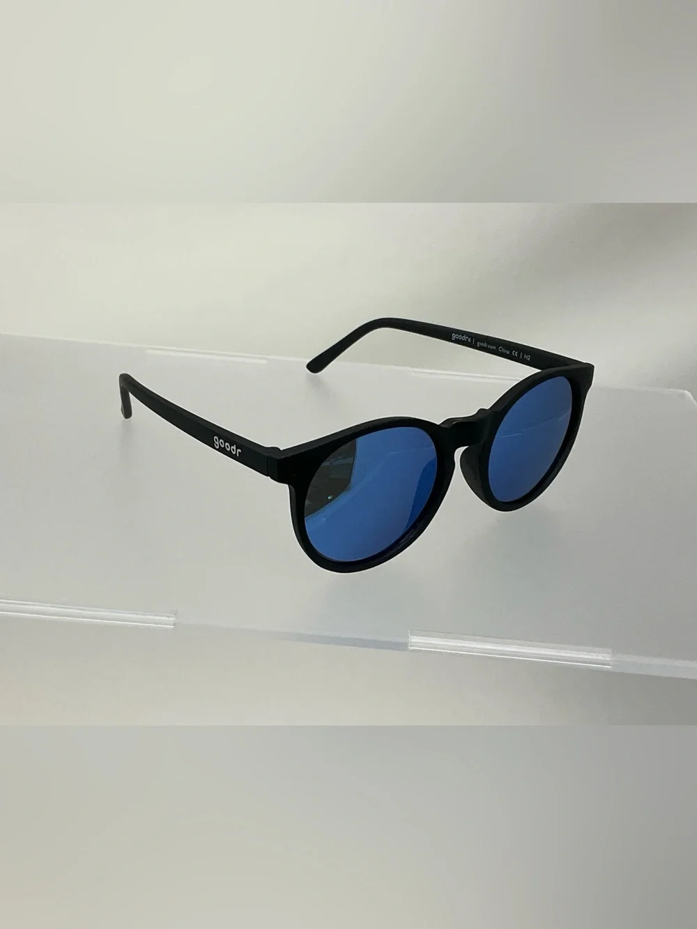 Goodr L9 Midnight Ramble At Circle Bar Retro Black Round Sunglasses scuffed lens